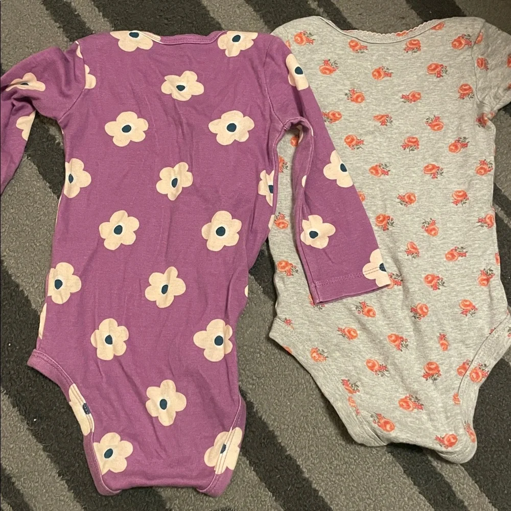 Carter’s floral long sleeves bodysuit onesies